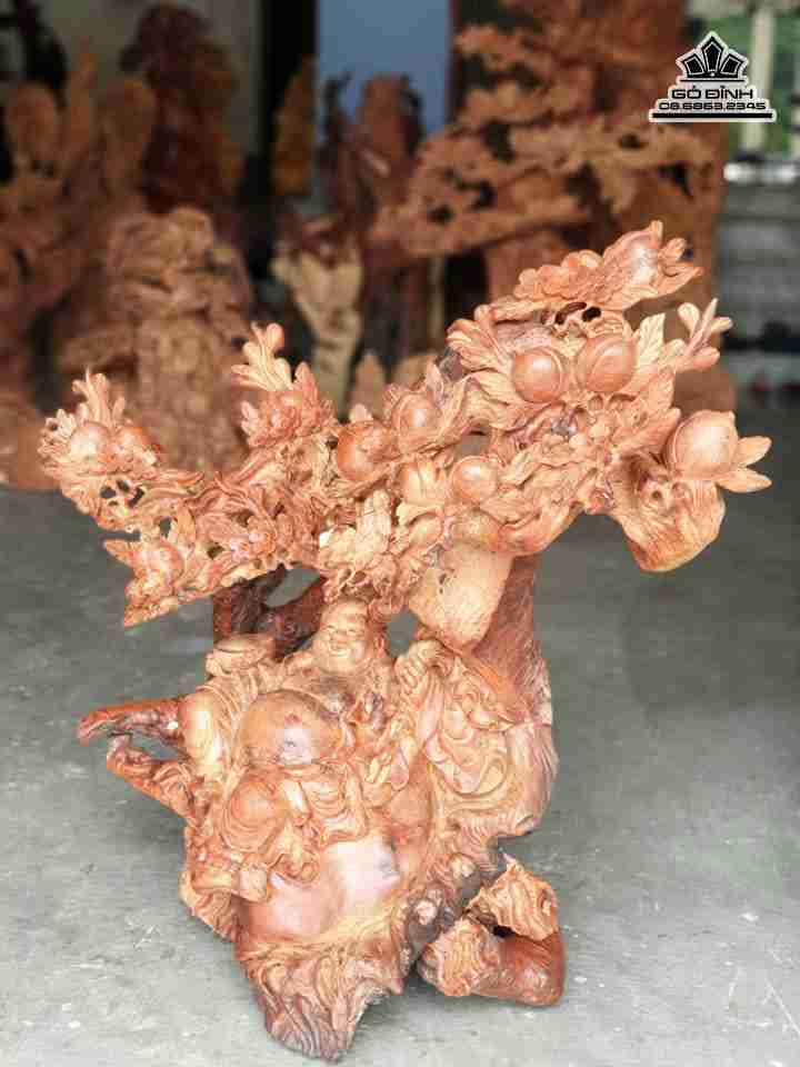 gia-Phat-di-lac-ngoi-goc-dao-go-huong-cao-93-rong-90-day-50-cm