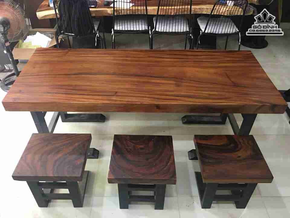 Bo-ban-1-bang-4-ghe-don-go-me-tay