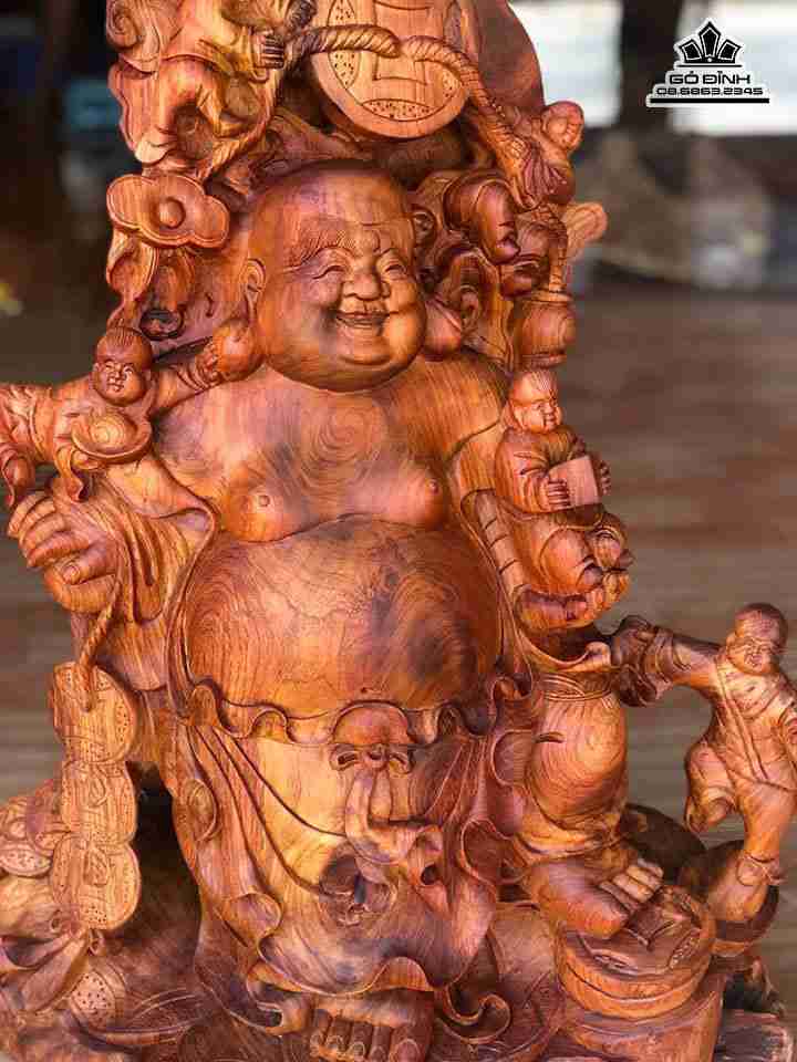 gia-Phat-di-lac-ngu-phuc-go-huong-cao-75-rong-60-day-50-cm