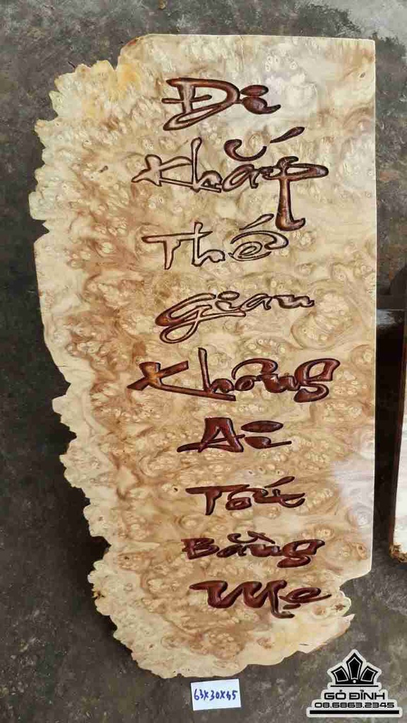 Câu đối cha mẹ gỗ nu nghiến  1