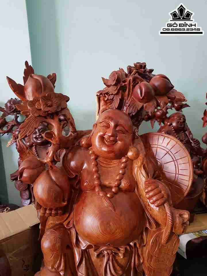 Phật di lặc vác cành đào gỗ hương  2