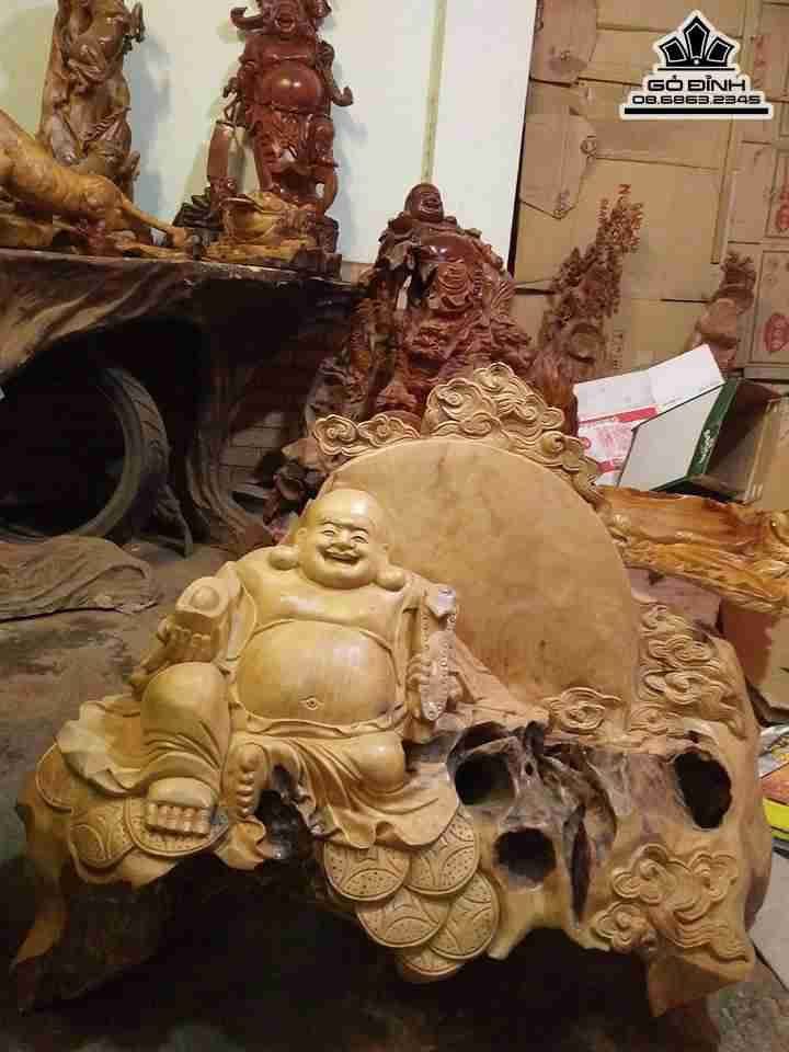 Phật di lặc ngồi cung trăng gỗ xá xị thơm  1