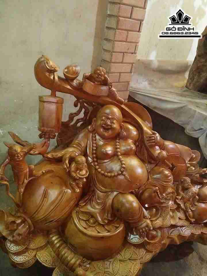 Phật di lặc ngũ quỷ gỗ xá xị thơm  1