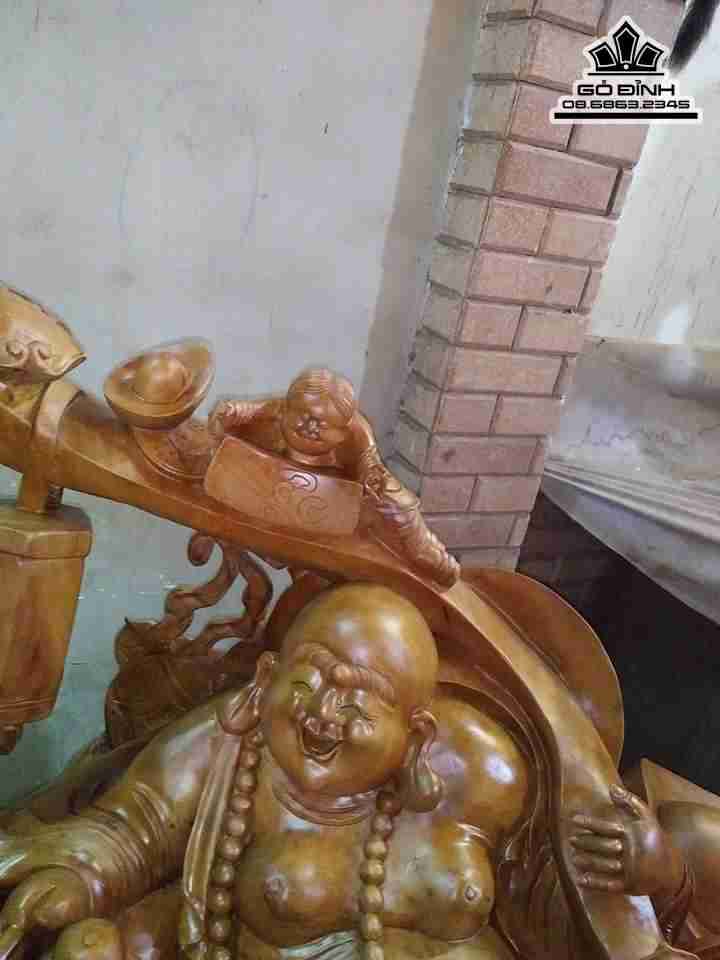 Phật di lặc ngũ quỷ gỗ xá xị thơm  2