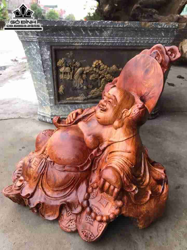 Phật di lặc vác gậy như ý gỗ hương  3