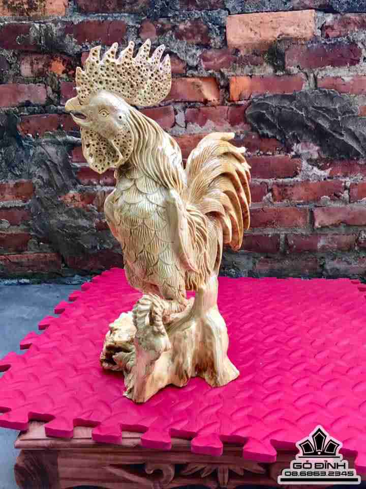 Gà phú quý gỗ nu nghiến 1