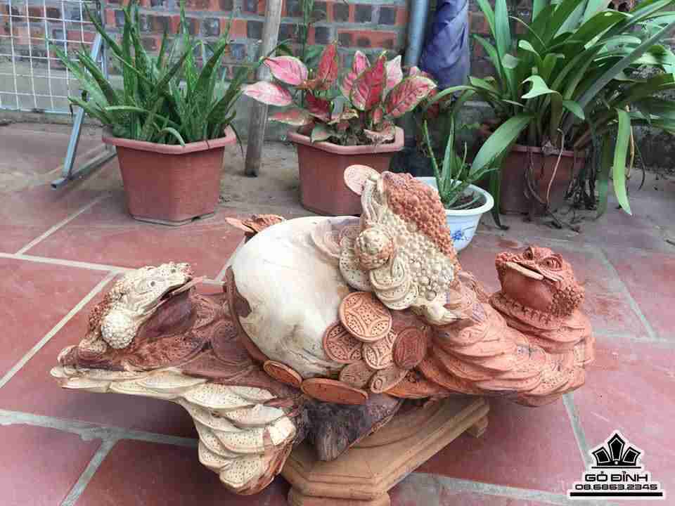 Ngũ cóc chấn lộc gỗ hương 70x31x40 2