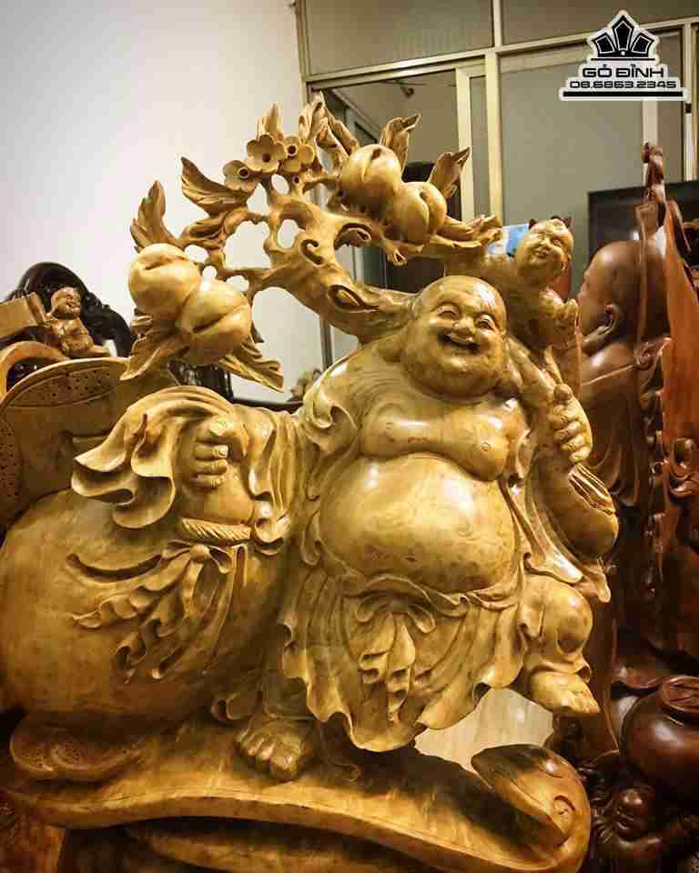 Phật di lặc đứng chum tiền gỗ nu kháo 1m05x52x36 1