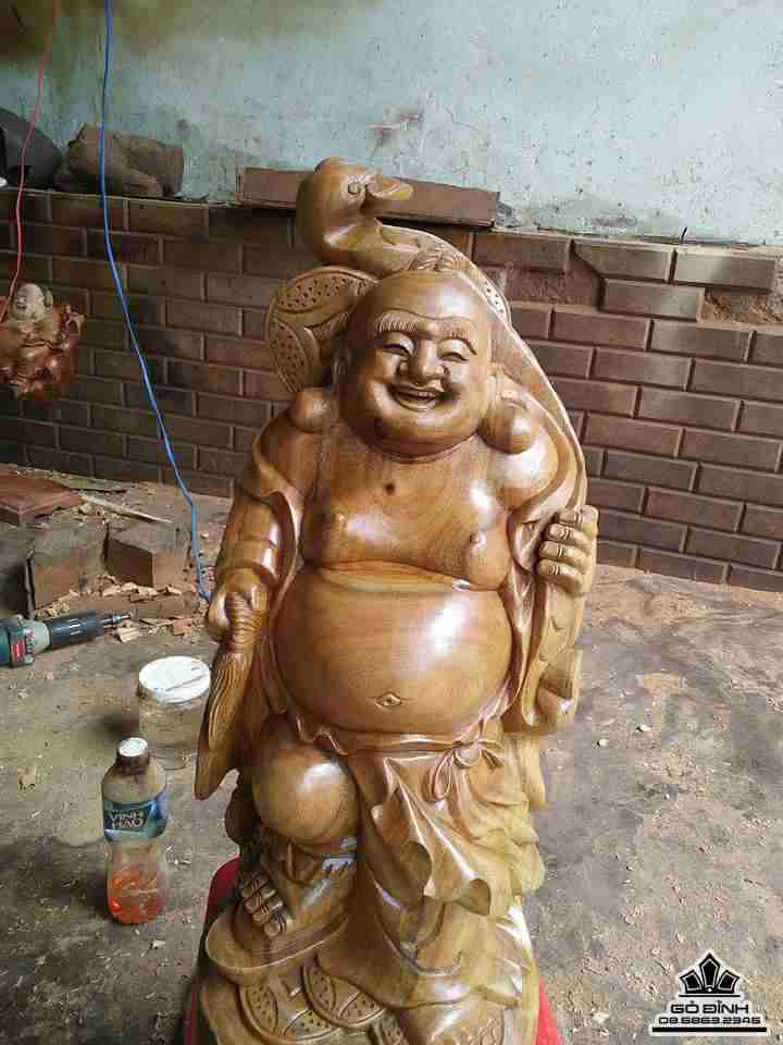 Phật di lặc vác gậy như ý gỗ xá xị thơm 50x20x20 2