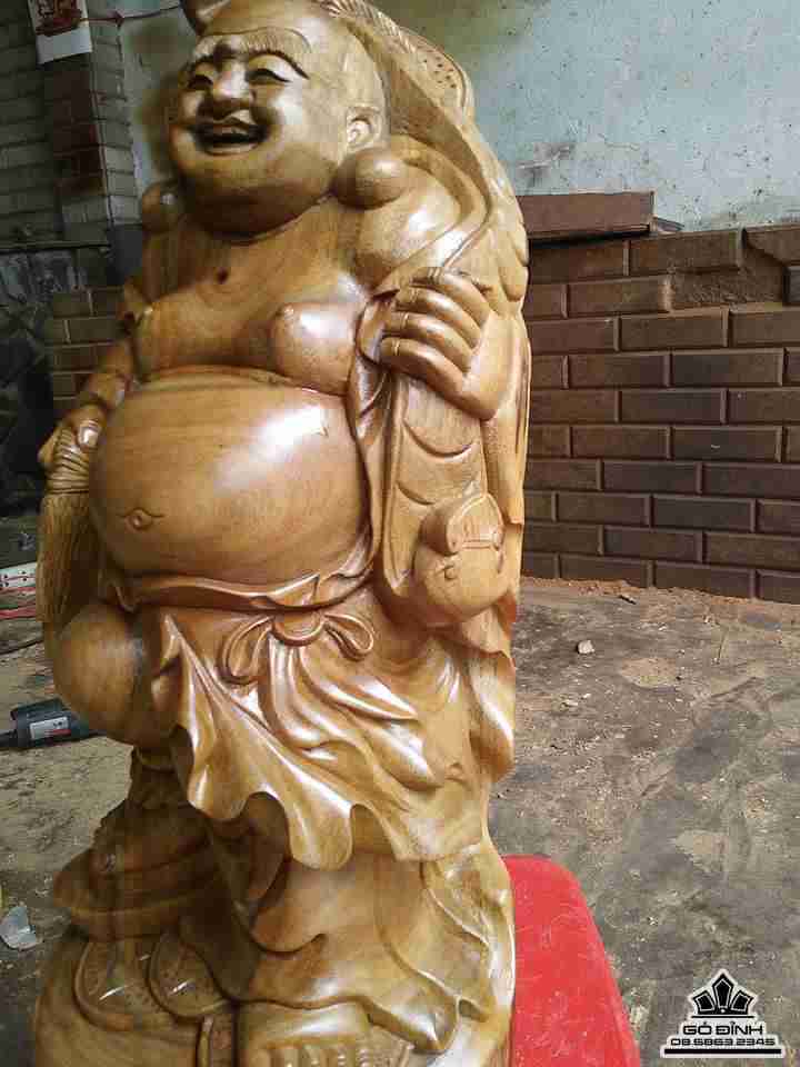 Phật di lặc vác gậy như ý gỗ xá xị thơm 50x20x20 3