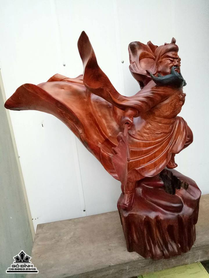 Quan công gỗ hương 71x65x26  1