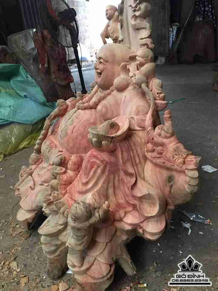 Phật di lặc và cửu phúc gỗ nu sụn xá xị đỏ 85x1m05x56 2