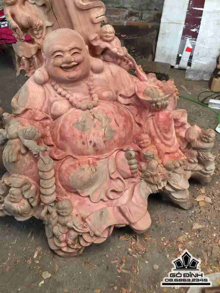 Phật di lặc và cửu phúc gỗ nu sụn xá xị đỏ 85x1m05x56 3
