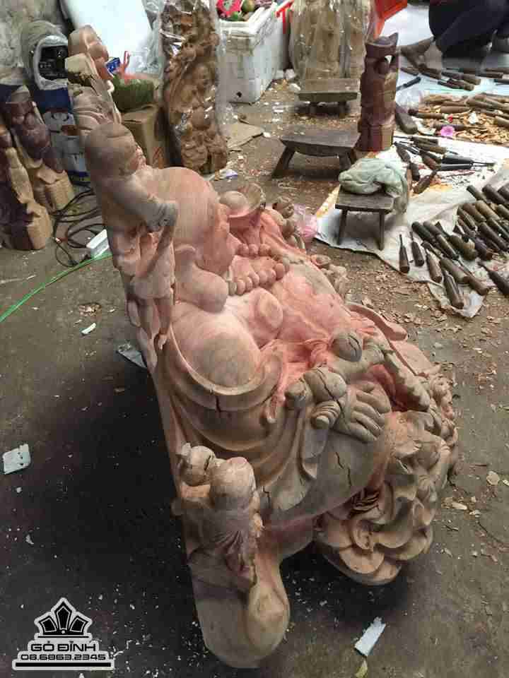 Phật di lặc và cửu phúc gỗ nu sụn xá xị đỏ 85x1m05x56 6