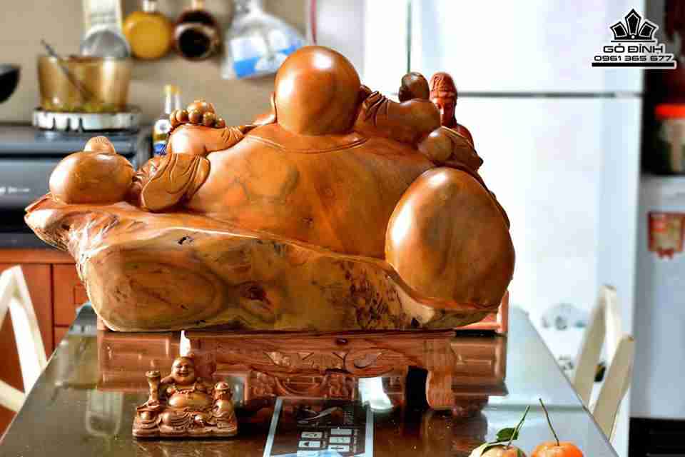 Phật di lặc và tam tặc gỗ bách xanh thơm 66x36x36 2