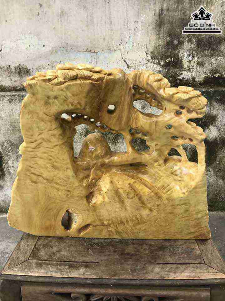 Tuong-Phat-Di-Lac-Ngoi-Goc-Tung-Go