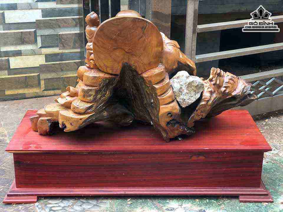 Tuong-Phat-Di-Lac-Ngoi-Tai-Loc-Go-Bach-Xanh-4