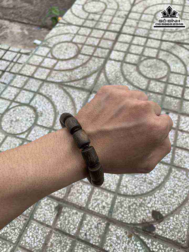 Vong-Tay-Hat-Truc-Go-Tram-Huong-Quang-Nam