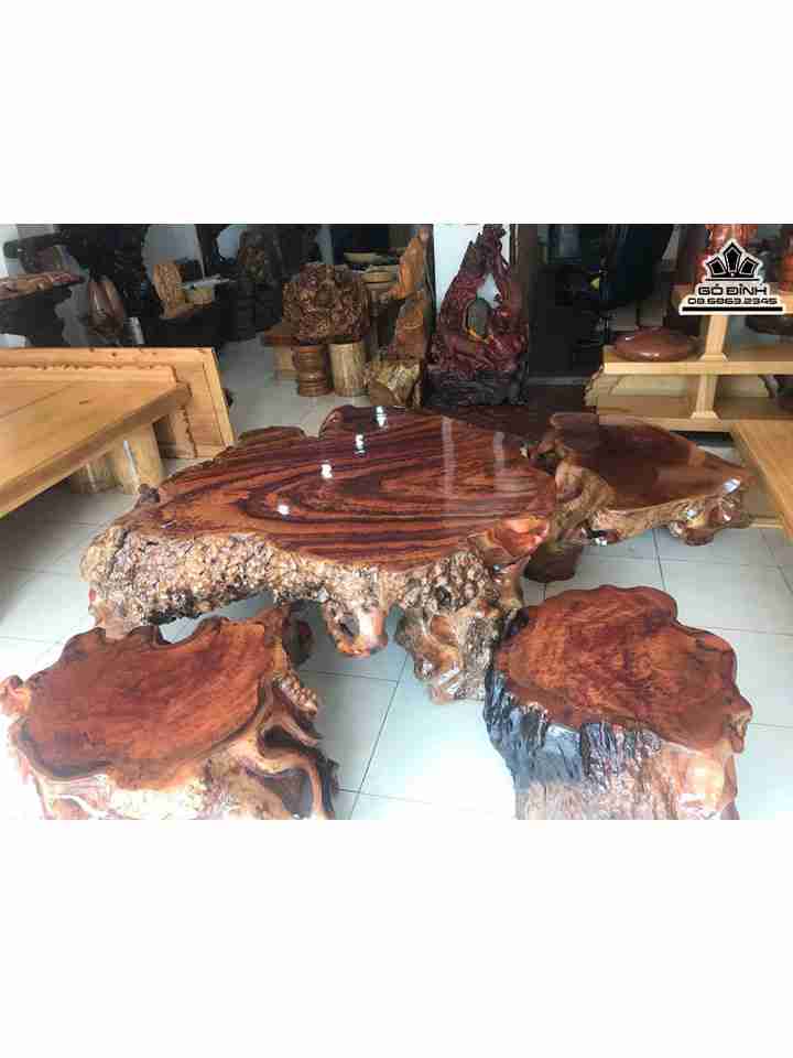 Bộ Bàn Ghế Gốc Cây gỗ xá xị (gù hương)  gồm 1 bàn và 4 đôn