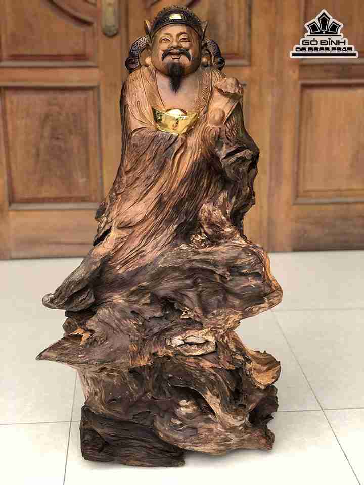 Thần tài gỗ lũa bách xanh  cao 93 rộng 52 dày 32 (cm)