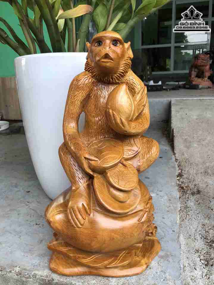 Tượng Khỉ Ôm Đào Gỗ Hương  Cao 41 Ngang 22 Sâu 18 (cm)