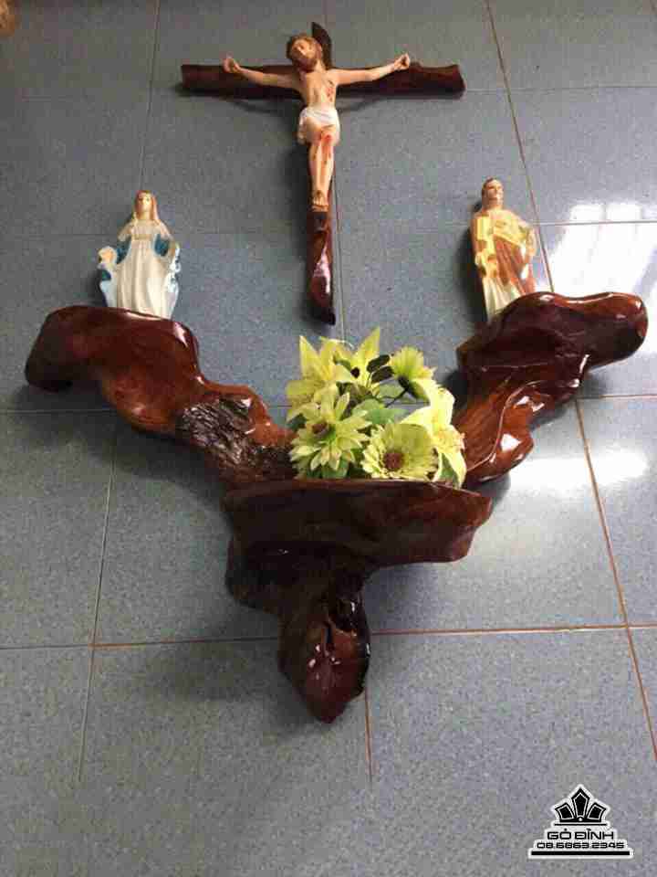 Bàn thờ công giáo gỗ cẩm  cao 1m5 rộng 1m2 (cm)
