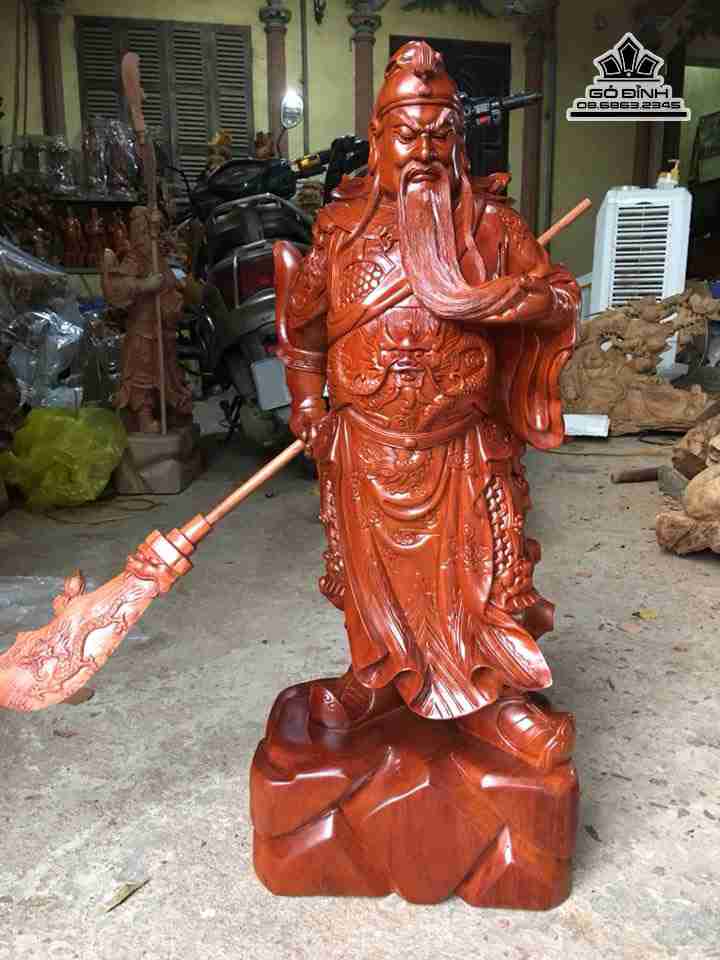 Quan công chấn ải gỗ hương  cao 79 rộng 30 dày 20 (cm)