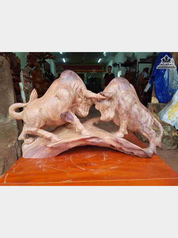 Đấu bò gỗ cẩm   cao 32 rộng 58 sâu 18 (cm)