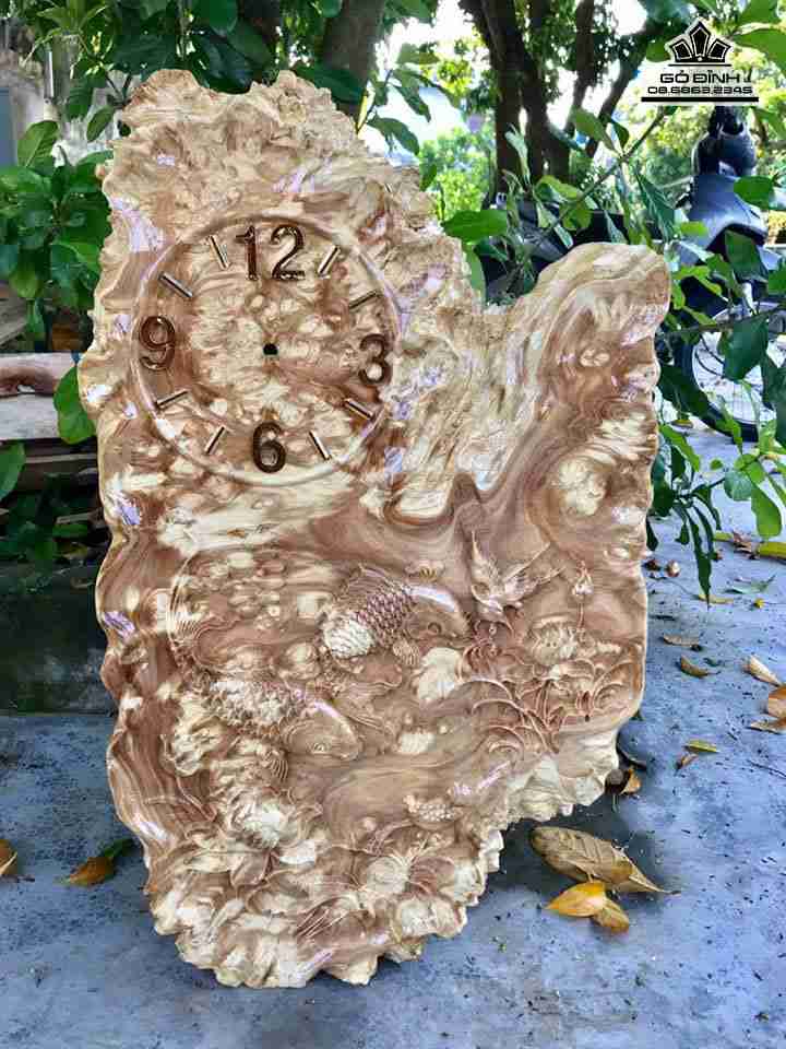 Đồng hồ cá chép gỗ nu nghiến  cao 64 rộng 38 dày 2,7 (cm)