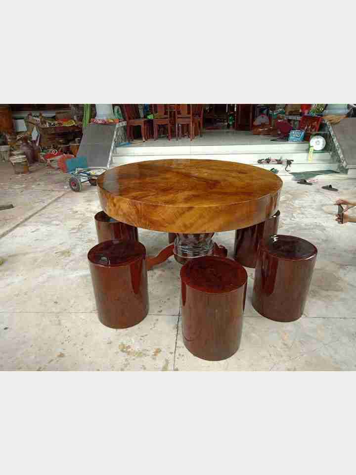 Bộ bàn mặt gỗ dổi  đường kính 1m2 dày 14cm và 6 đôn gỗ ké