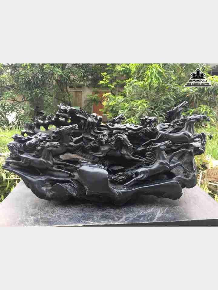 Bát mã phi thiên gỗ mun sừng  cao 32 dài 68 dày 25 (cm)