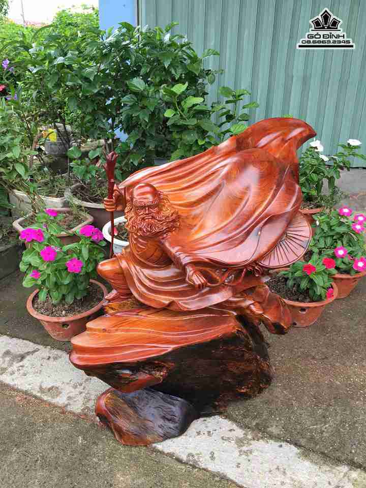 Đạt ma múa võ gỗ hương  cao 64 rộng 74 dày 40 (cm)