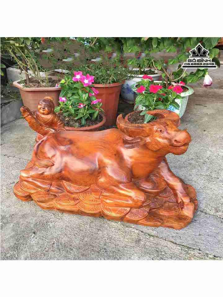 Trâu và chú tiểu gỗ hương  cao 28 rộng 55 dày 25 (cm)