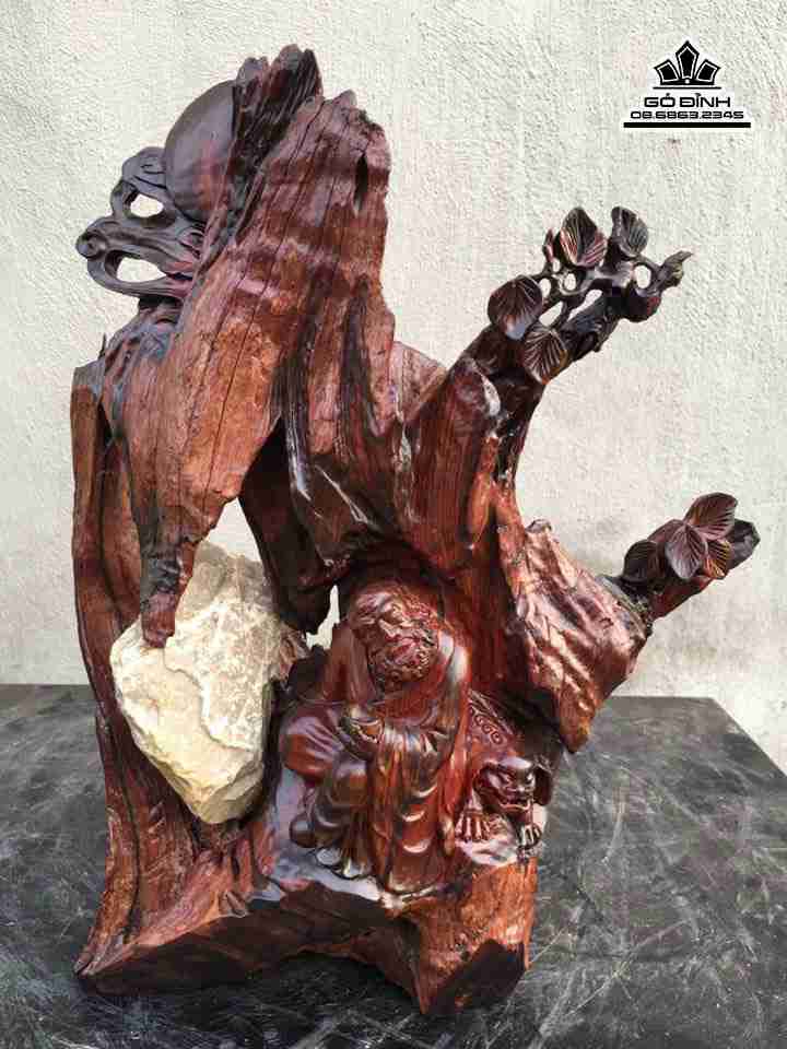 Đạt ma ngồi thiền gỗ trắc  cao 39 rộng 32 dày 15 (cm)