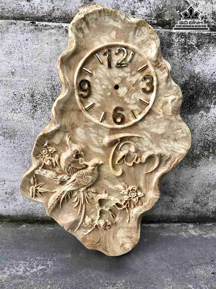 Đồng hồ chứ tâm gỗ nu nghiến  cao 49 rộng 29 dày 2.5 (cm)