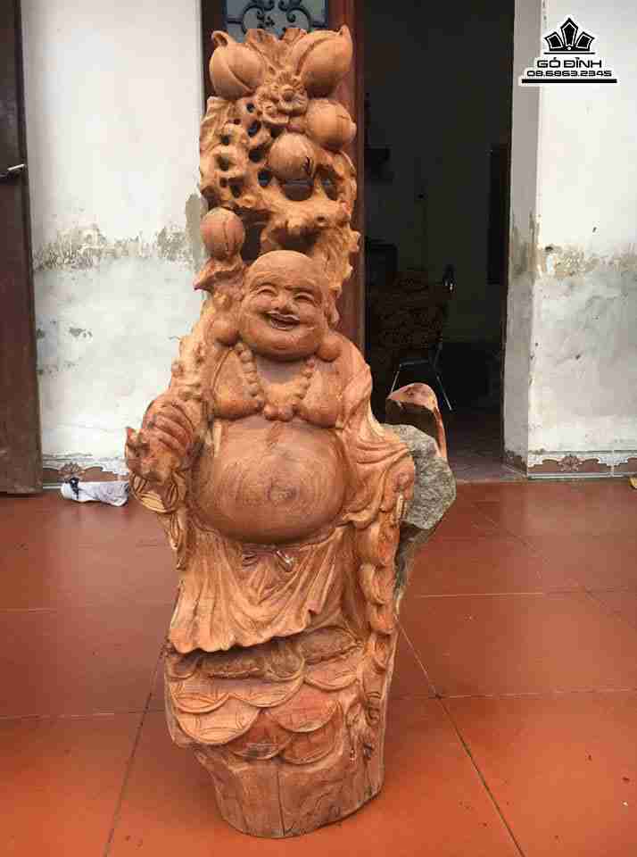 Phật di lặc vác cành đào gỗ hương  cao 78 rộng 36 dày 30 (cm)