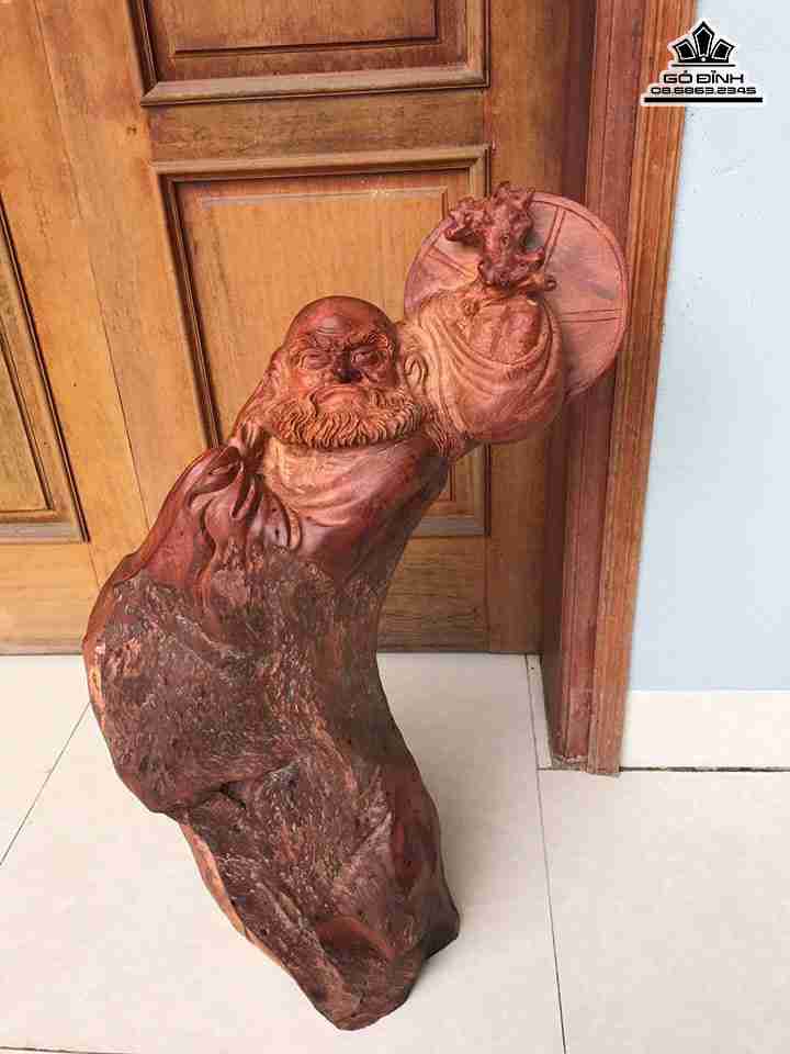 Đạt ma sư tổ gỗ hương  cao 70 rộng 23 dày 18 (cm)