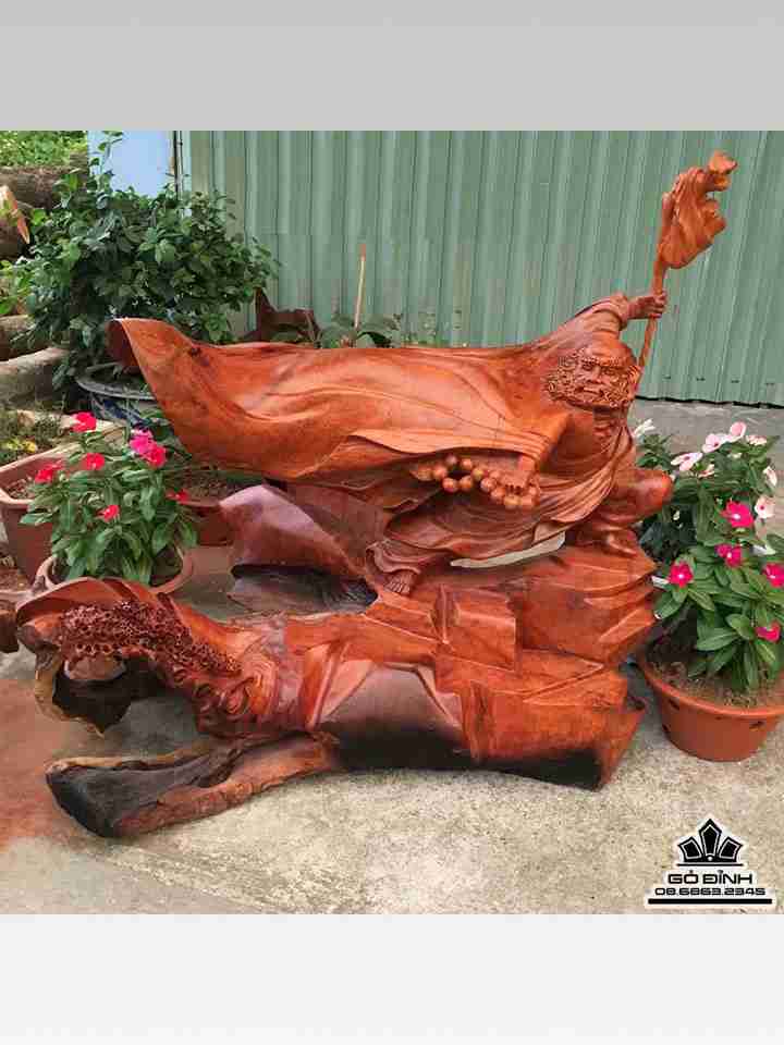 Đạt ma xuất quyền gỗ hương  cao 81 rộng 93 dày 76 (cm)