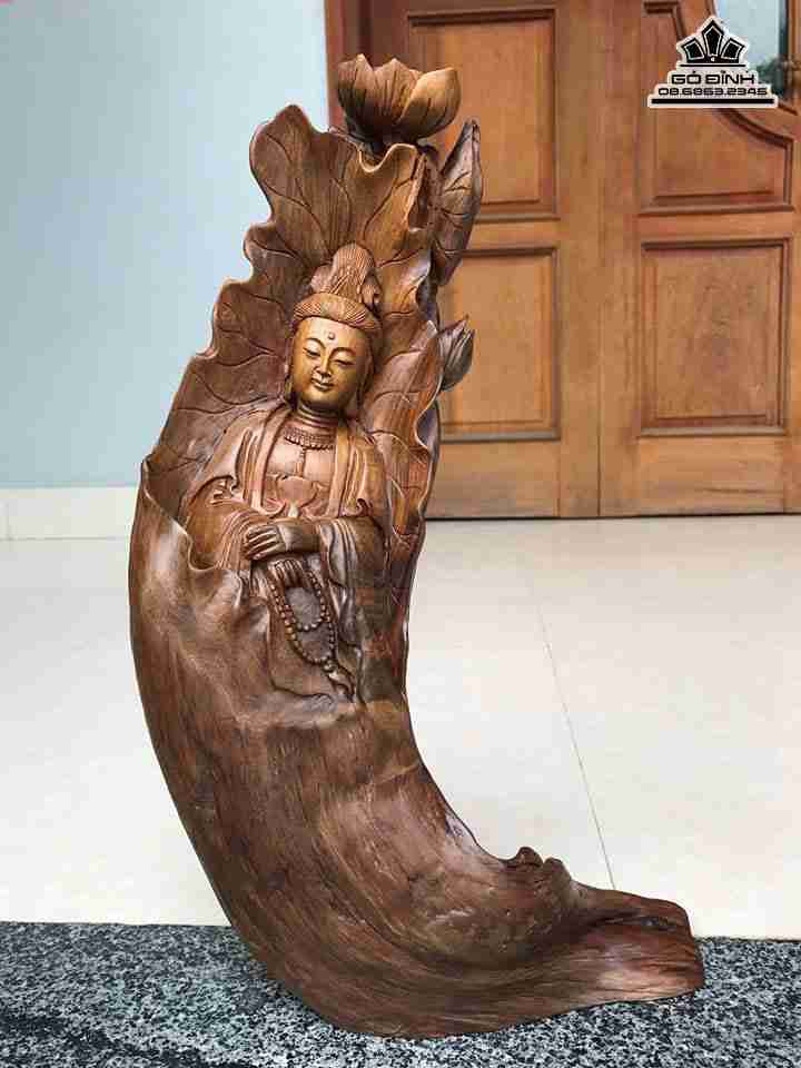 Phật bà gỗ lũa bách xanh  cao 46 rộng 25 dày 14 (cm)