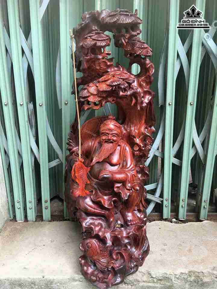 Lã vọng câu cá dưới gốc tùng gỗ cẩm  cao 60 rộng 30 dày 25 (cm)