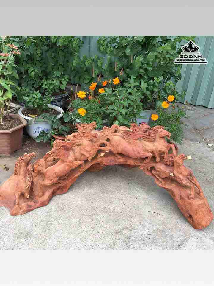 Bát mã phi thiên gỗ hương  cao 43 rộng 105 dày 36 (cm)