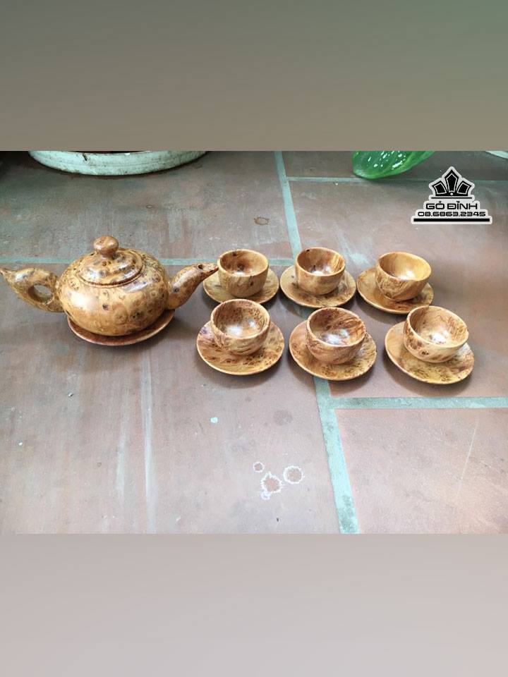 Bộ bình trà gỗ nu huyết long  6 chén 7 đĩa