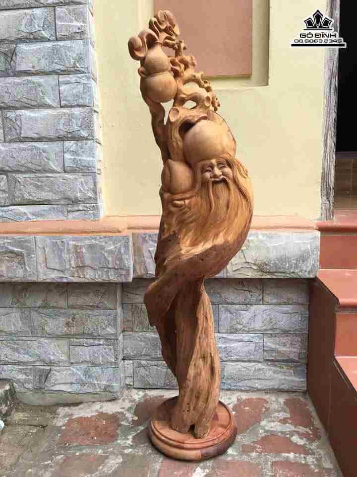 Ông tiên gỗ lũa ngọc am Hà Giang  cao 113(cả kỉ) ngang 25 sâu 19 (cm)