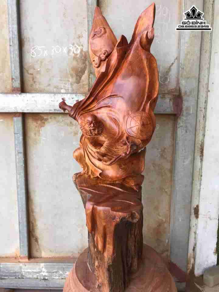 Đạt ma xuất quyền gỗ hương  cao 85 rộng 30 dày 30 (cm)