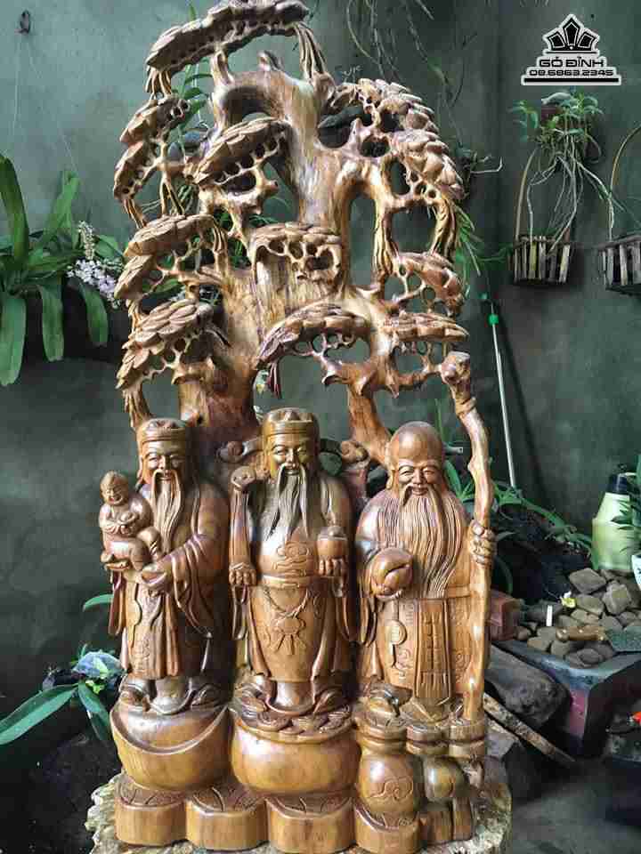 Tam đa đứng tùng gỗ xá xị  cao 89 rộng 45 dày 23 (cm)