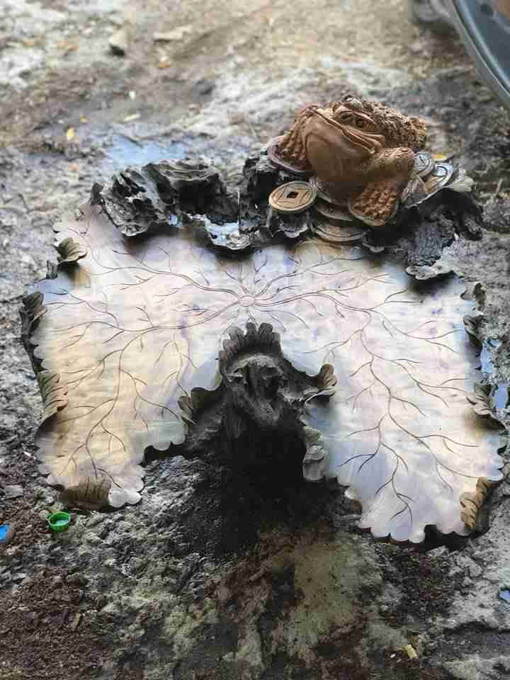 Khay trà lá sen gỗ xá xị thơm  80x60x10