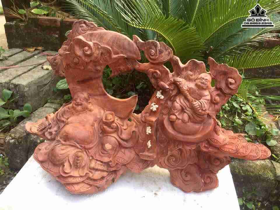 Phật di lặc ngồi dưới cung trăng gỗ hương  40x70x21