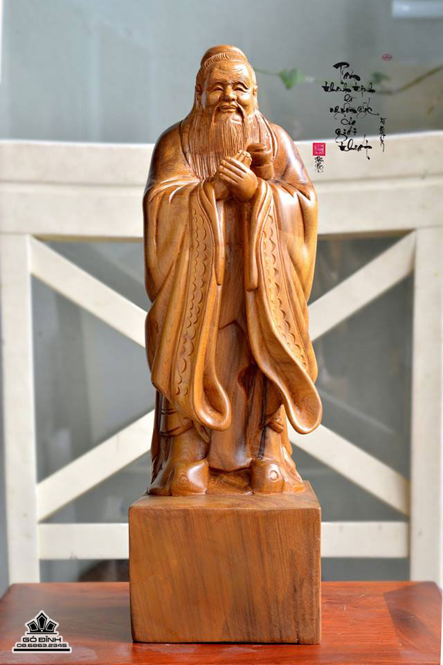 Khổng tử gỗ bách xanh  cao 40 rộng 12 dày 12 (cm)
