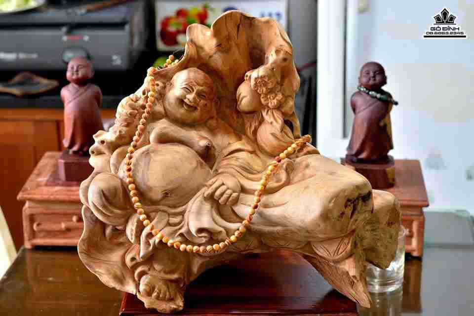 Phật di lặc gỗ lũa sụn ngọc am thơm  43x35x23