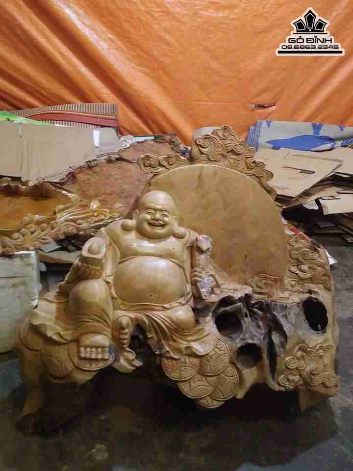 Phật di lặc ngồi cung trăng gỗ xá xị thơm  66x80x40